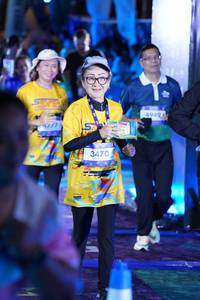 BIB: 477, 3470, 4949
                            <button type="button" onclick="openModal(26242992)" class="btn btn-primary btn-sm float-right btn-popup" data-toggle="modal" data-target=".modal-high-quality">
                        <i class="fas fa-shopping-cart"></i> Add to Cart
                    </button>
                                            <button type="button" onclick="isThisMe(26242992, true)" class="btn btn-success btn-sm float-right btn-popup btn-isme hidden" data-toggle="tooltip" data-placement="bottom" title="นี่คือรูปของคุณใช่ไหม คลิกที่นี่เพื่อเอาเข้าอัลบั้ม">
                        <i class="fas fa-plus"></i> Add to album
                    </button>
                    <button type="button" onclick="isThisMe(26242992, false)" class="btn btn-warning btn-sm float-right btn-popup btn-isnotme hidden">
                        <i class="fas fa-ban"></i> Remove from album
                    </button>